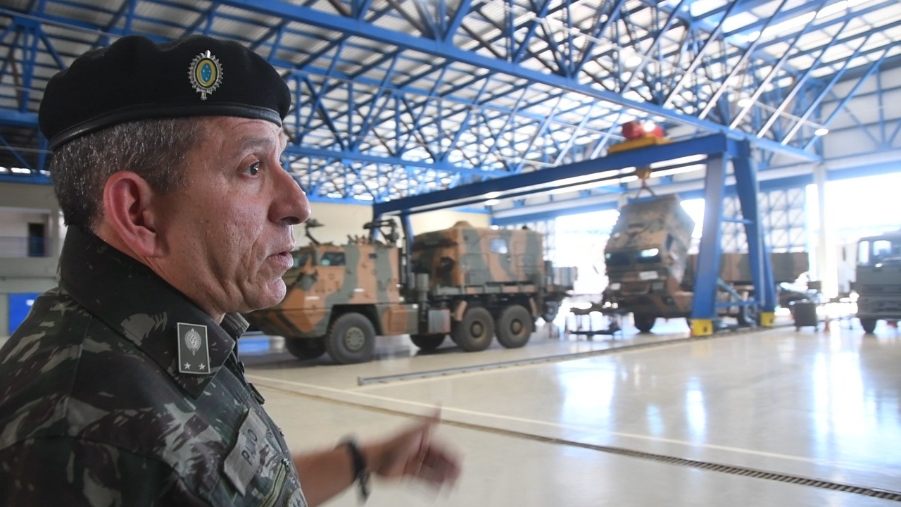 Exército Brasileiro avalia compra de 36 obuseiros autopropulsados