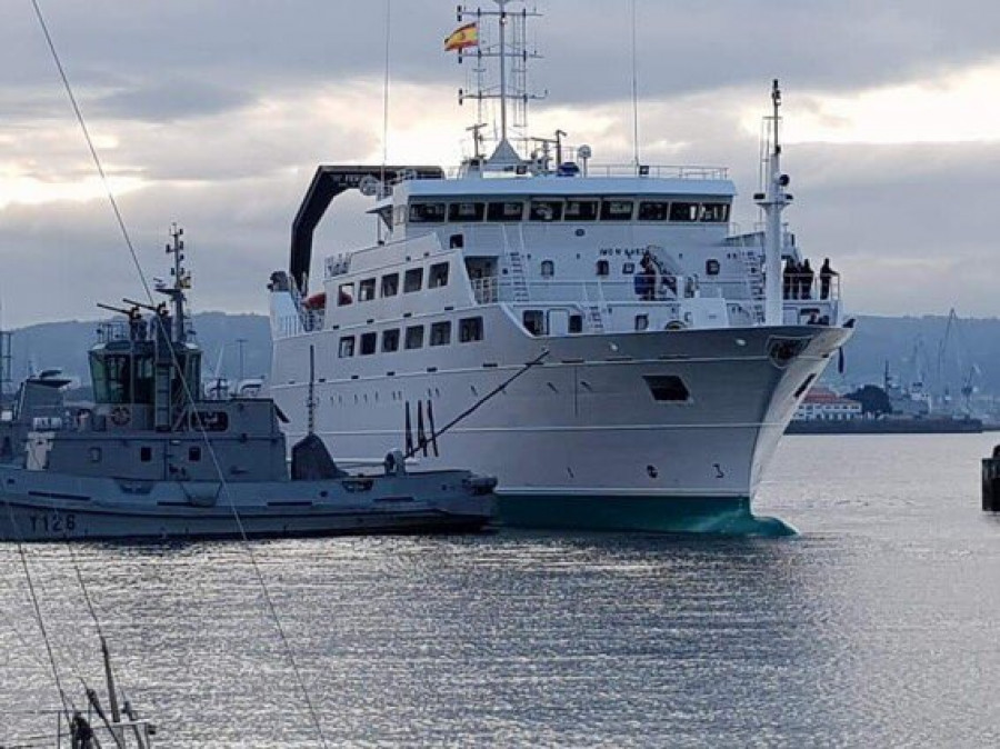 Buque Intermares en la Estación Naval de La Graña. Foto: Armada española