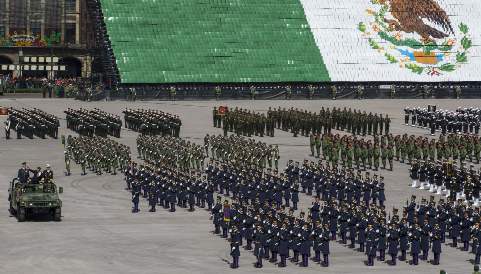 México aún tiene mucho camino que recorrer en la profesionaliza de sus Fuerzas Armadas. Foto, Presidencia.
