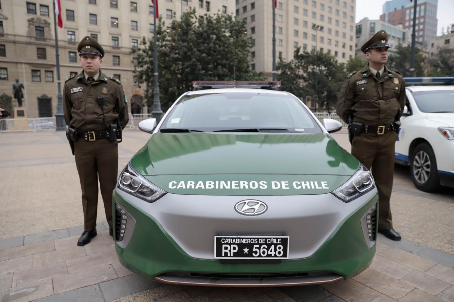 Presentación del nuevo vehículo policial Hyundai Ioniq eléctrico de Carabineros. Foto: Ministerio del Interior