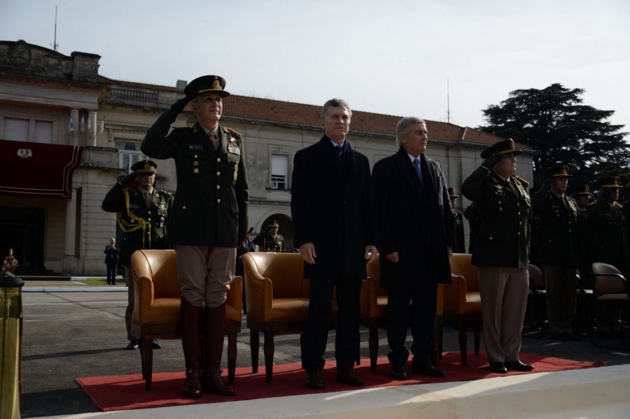 El Teniente General Claudio Pasqualini, junto a Mauricio Macri y Oscar Aguad. Fuente: Ministerio de Defensa