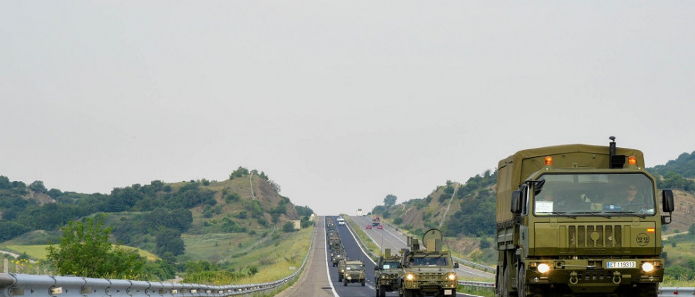 Vehículos militares españoles circulando en Grecia. Foto ET