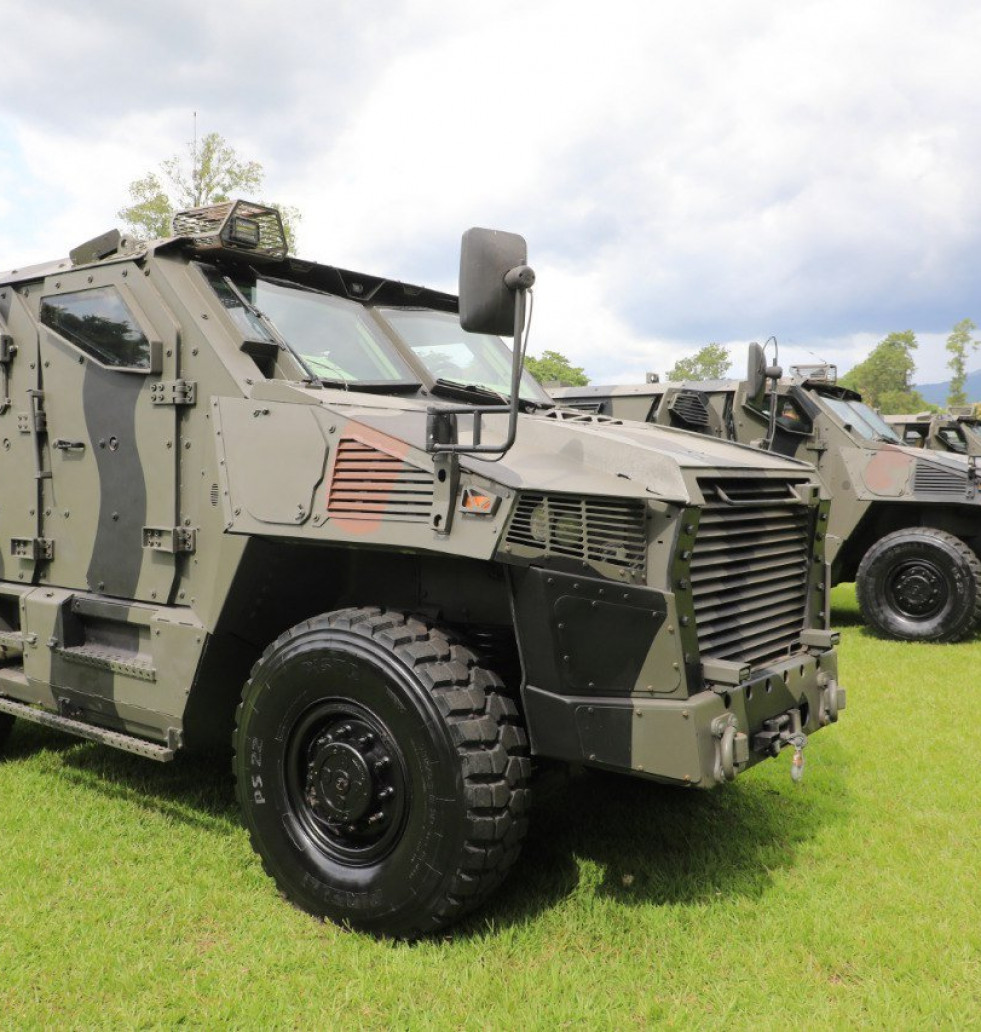 El Salvador recibe 11 vehículos blindados Hurricane más para sus Fuerzas Armadas