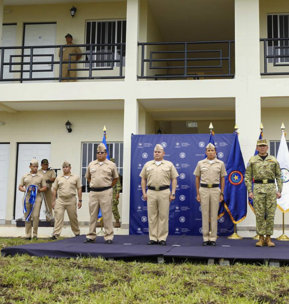 Marina de El Salvador invierte más de $229.000 en nuevas instalaciones de alojamiento para oficiales