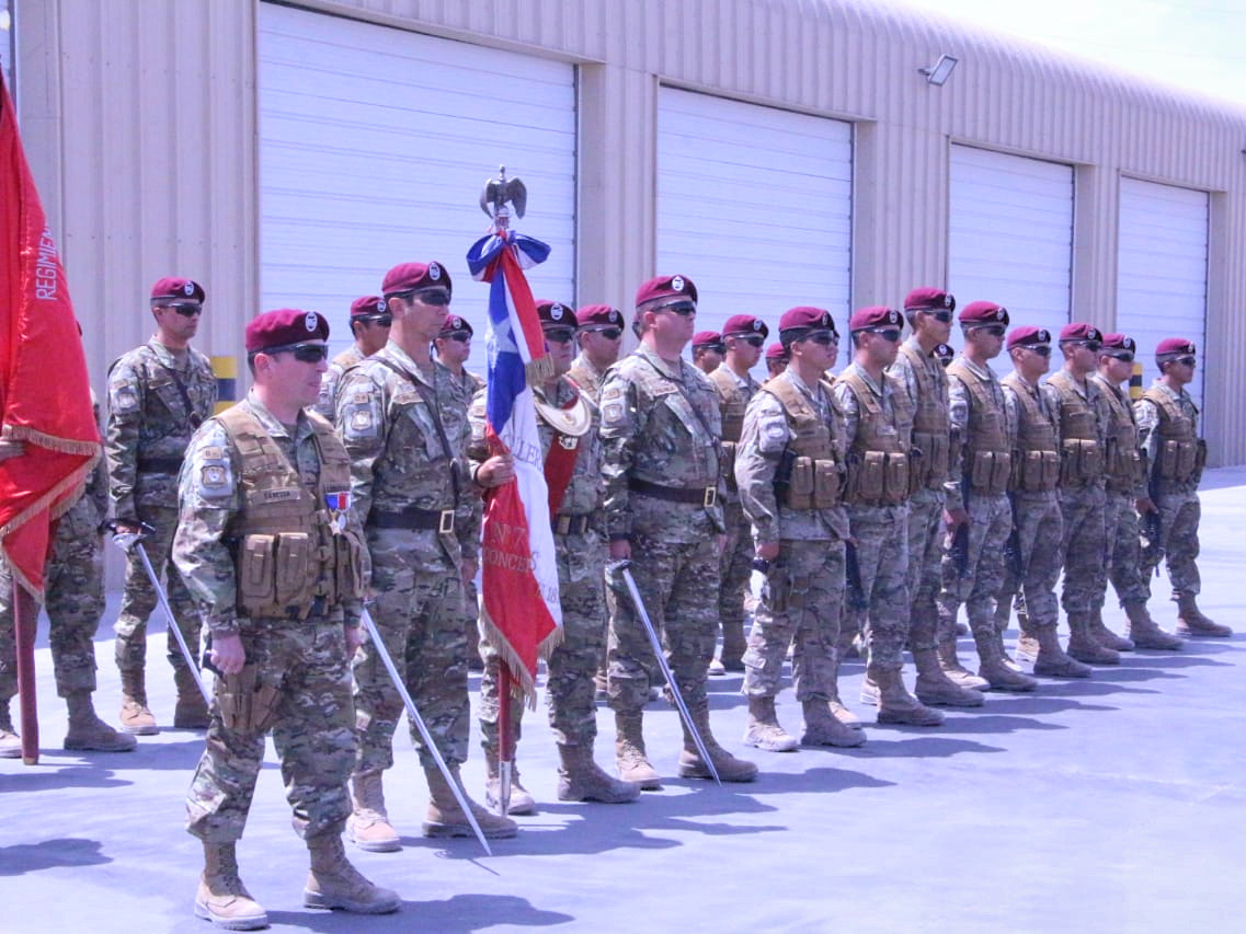 Estandarte de combate del Grupo de Tanques N7 Guu00edas Firma VI Divisiu00f3n del Eju00e9rcito de Chile