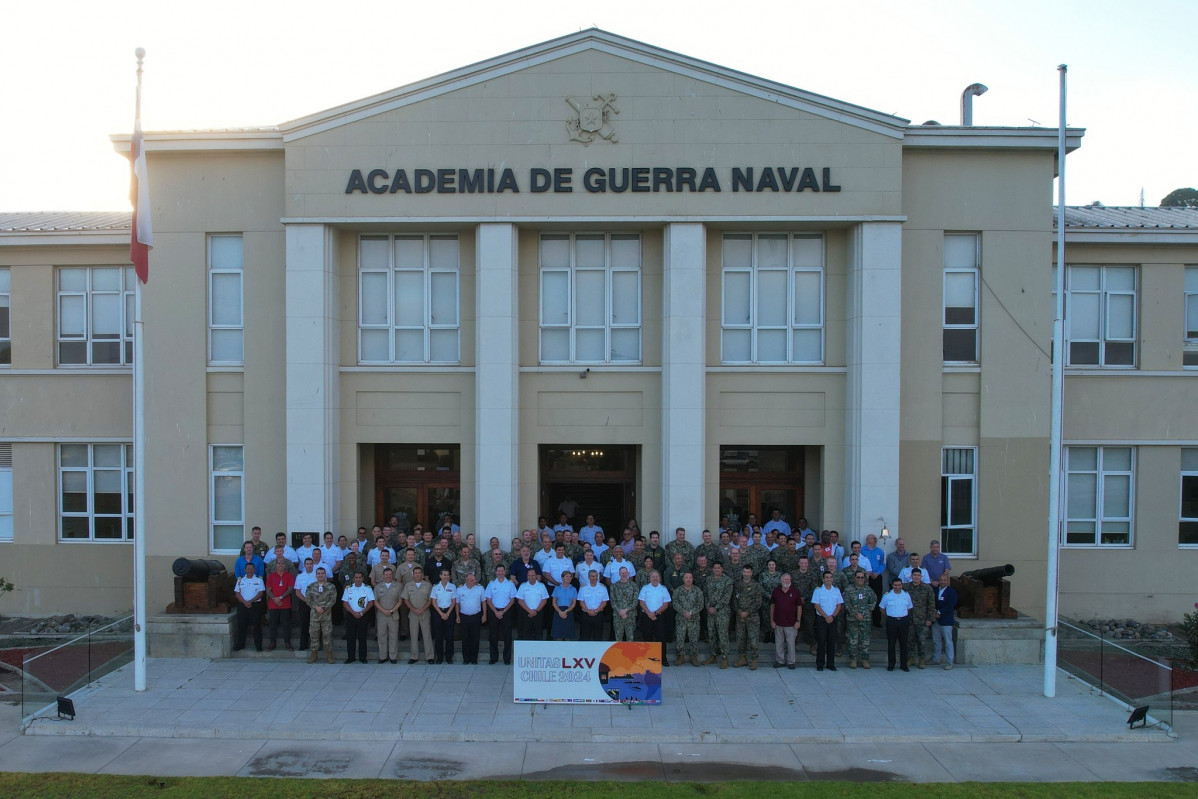 Asistentes de la Reuniu00f3n Inicial de Planificaciu00f3n de Unitas LXV en la Academia de Guerra Naval Firma Armada de Chile