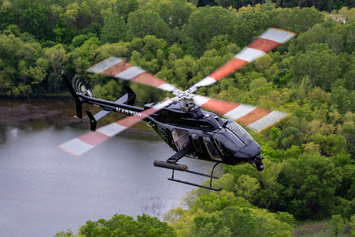 Helicóptero 407 GXI equipado con armamento Firma Bell