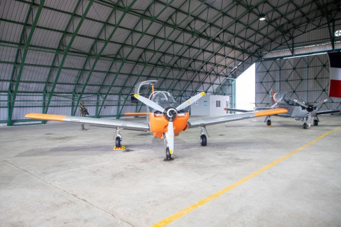 Avión de entrenamiento Enaer T 35B Pillan Firma Fuerza Aérea de la República Dominicana