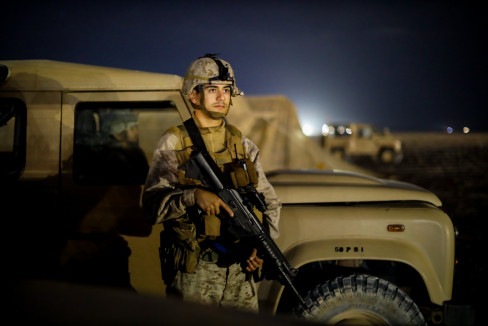 Personal militar en las labores de observación y vigilancia nocturna en la frontera con Perú Firma Jefatura Área Fronteriza de Arica y Parinacota