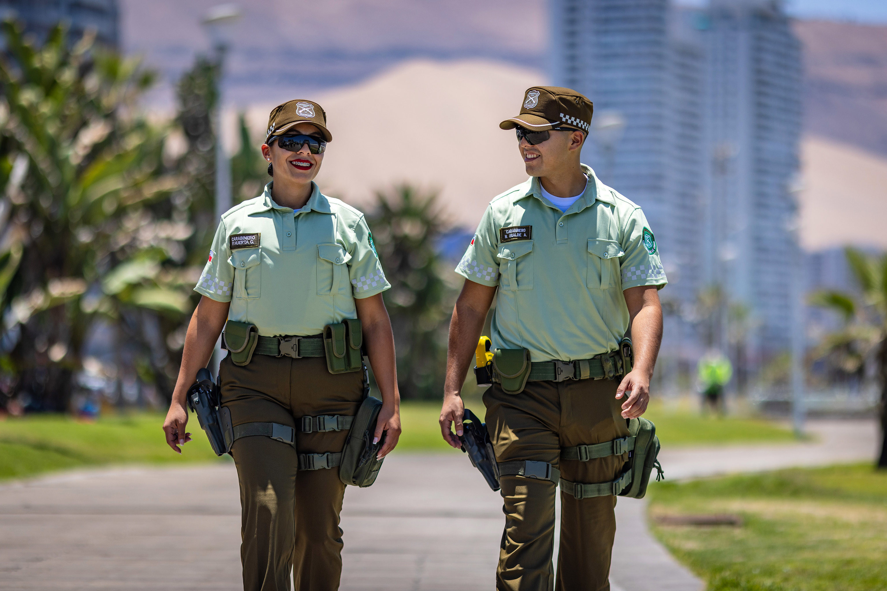 Carabineros de Chile licita la compra de 3.734 unidades del nuevo modelo de quepis operativo