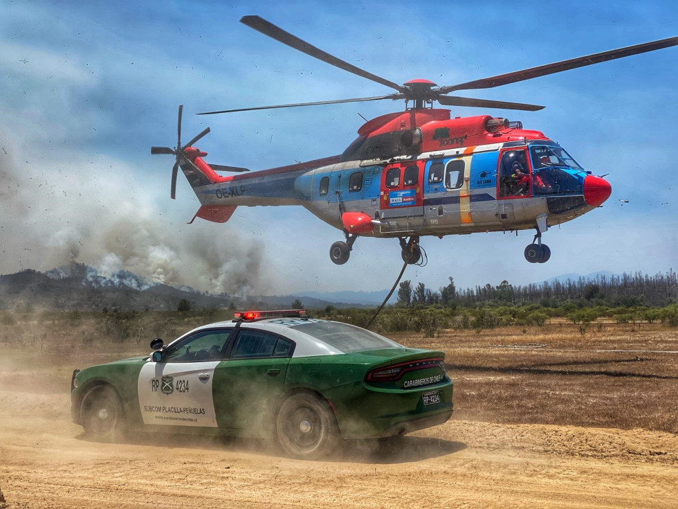 Un Airbus H215 Super Puma en misiones de heliataque de incendios forestales en Chile. Foto Airbus Helicopters