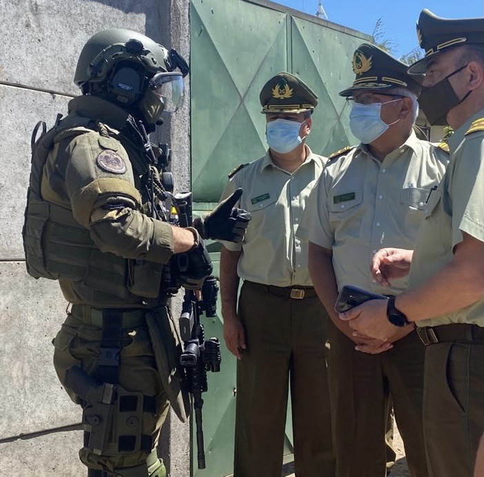 También se contempla la adquisición de nuevo equipamiento de protección. Foto Carabineros de Chile