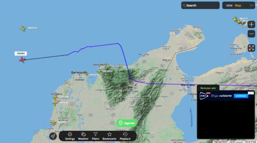 Ruta del avión y la aeronave aterrizando en Managua. Fotos Infodefensa.com