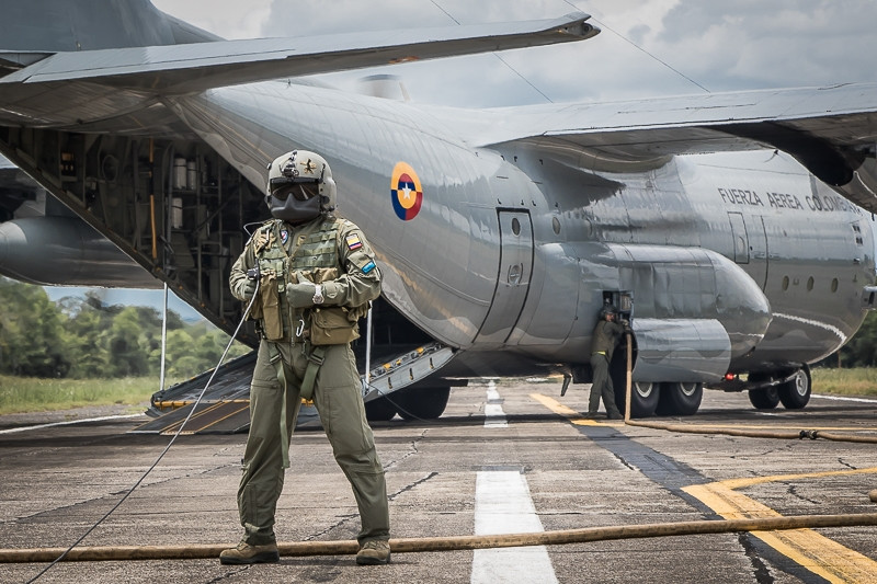 Loadmaster de C-130 Hercules de la Fuerza Aérea Colombiana. Foto Fuerza Aérea Colombiana