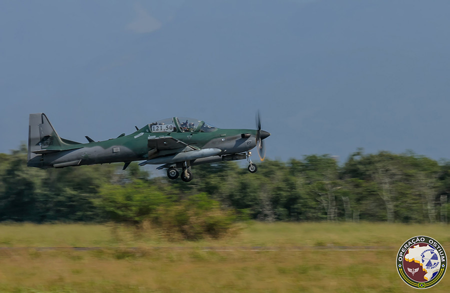 Embraer A-29 Super Tucano. Foto Roberto Caiafa