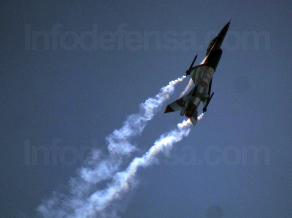 Avión de combate F-16. Foto: Ginés Soriano Forte  Infodefensa.com