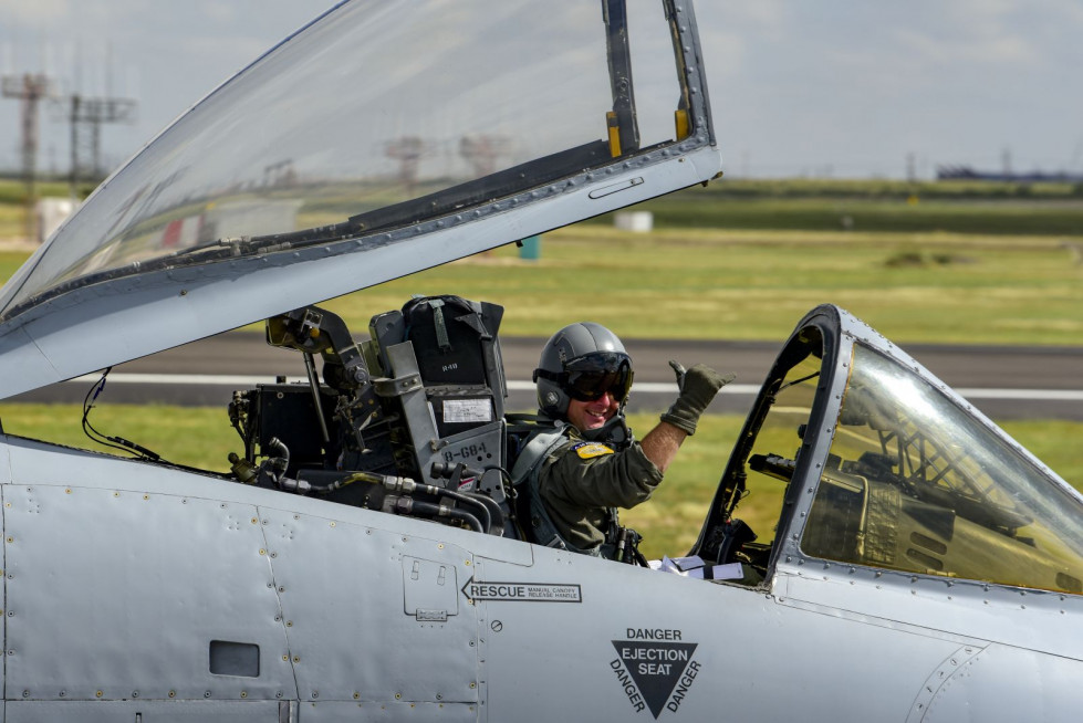 El A-10 es el avión destructor de carros y de apoyo cercano por excelencia. Foto y vídeo USAF.