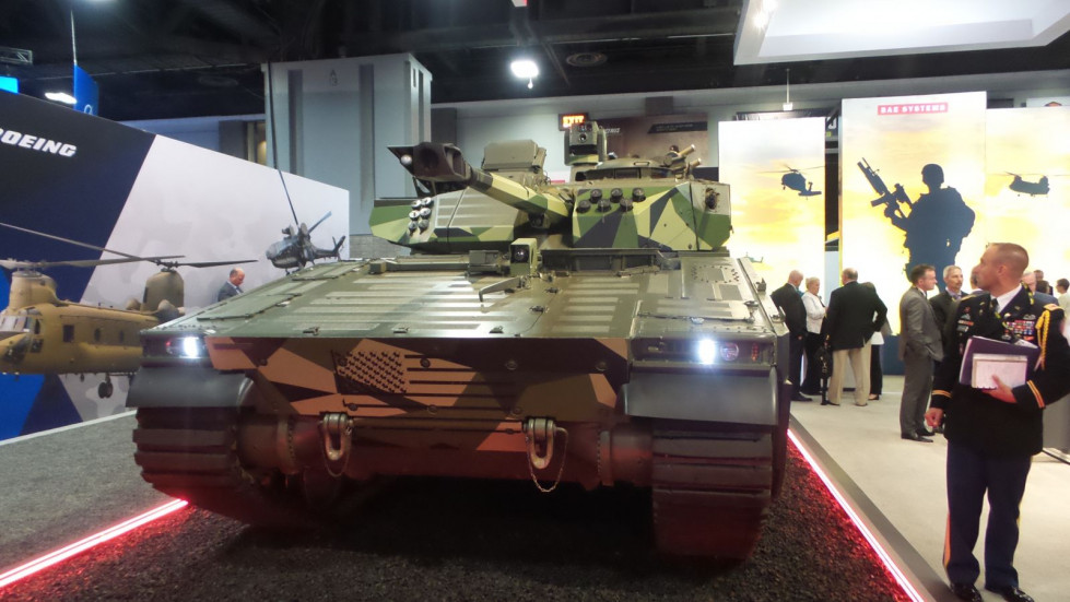 El CV-90 Mk-IV en el stand de BAE en Washington. Foto: G. Porfilio