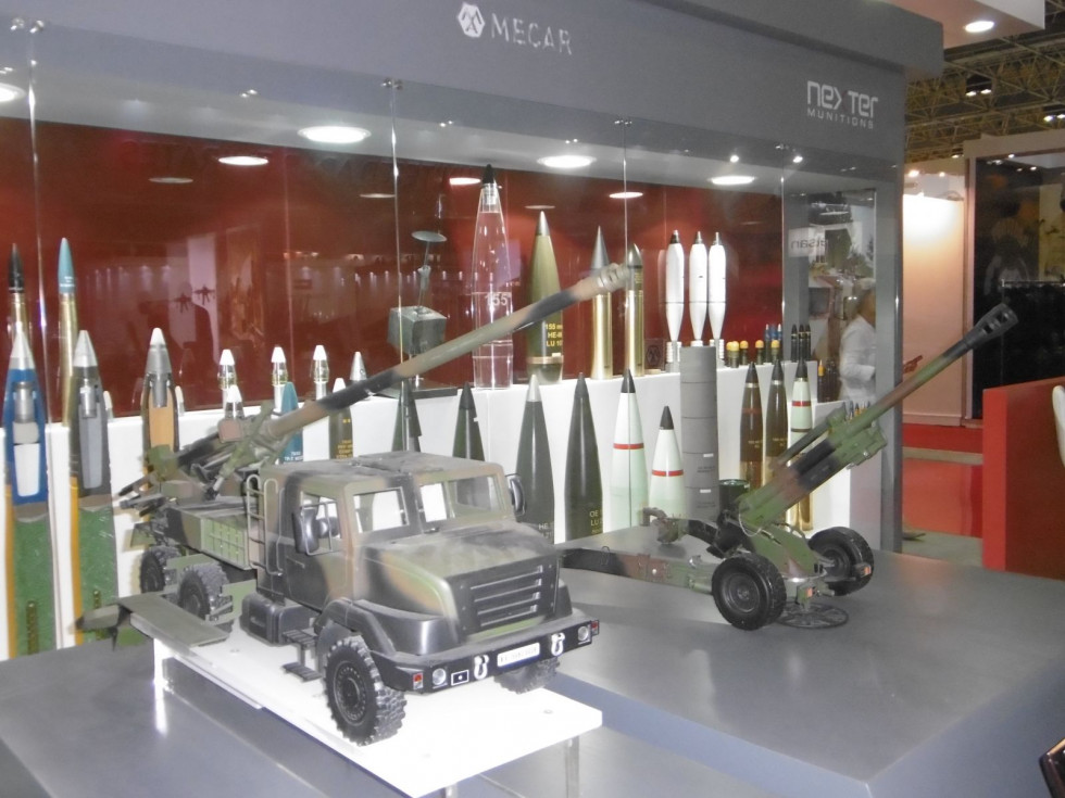 Maquetas expuestas en un stand de Nexter. Foto: Infodefensa.com