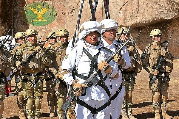 El Ejército De Bolivia Capacita A Sus Tropas De Montaña