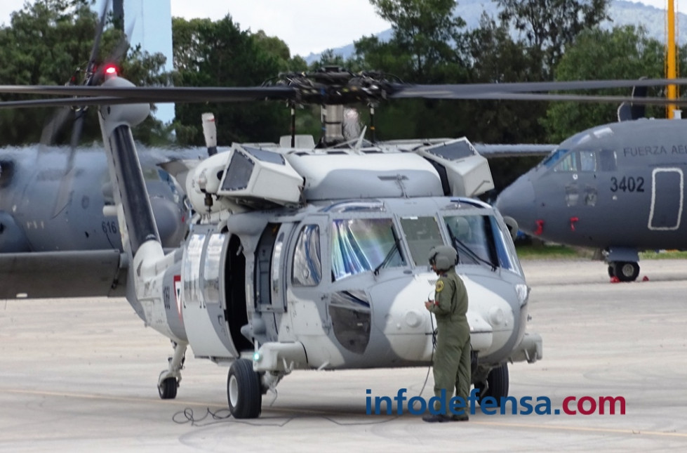 La FAM ha renovado 41 aeronaves  de ala rotativa como los UH-60M Black Hawk. Imagen JAQC