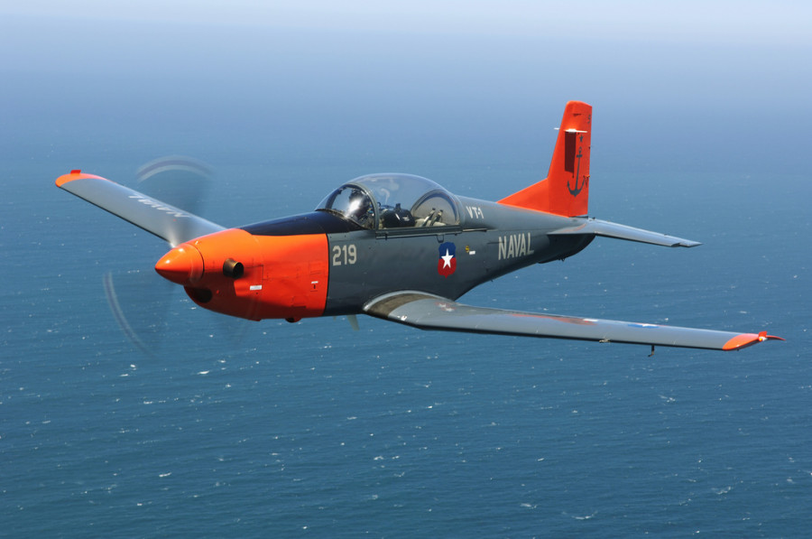 Los Pilatus PC-7 de la Aviación Naval son utilizados en labores de instrucción y apoyo aéreo estrecho. Foto: Armada de Chile