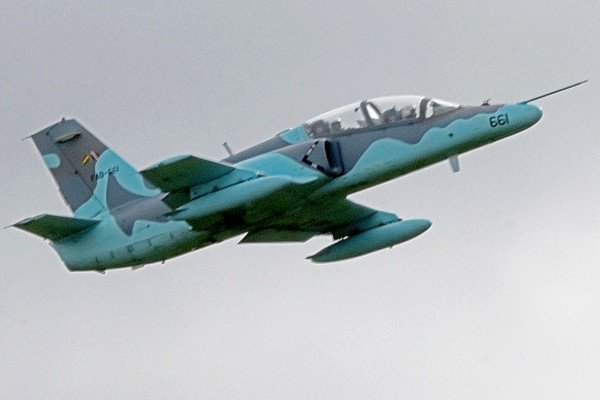 Avión de entrenamientoataque ligero K-8W Karakorun de la Fuerza Aérea Boliviana. Foto: Agencia Boliviana de Información.