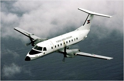 Avión de transporte Embraer C-120 Brasilia de la FAU. Foto: Fuerza Aérea Uruguaya.