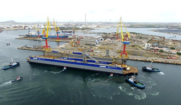 Panorámica del astillero Damen de Curazao en la que se observan los nuevos diques flotantes. Foto: Damen.