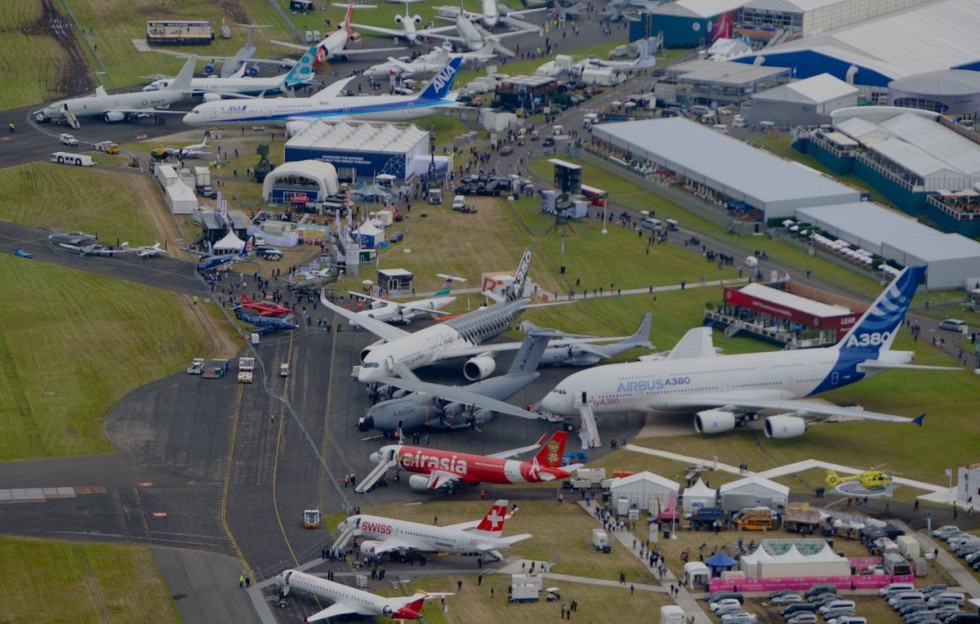 A Embraer chega ao FIA 2018 em um momento decisivo: acordo com a Boeing pode selar o destino da empresa.