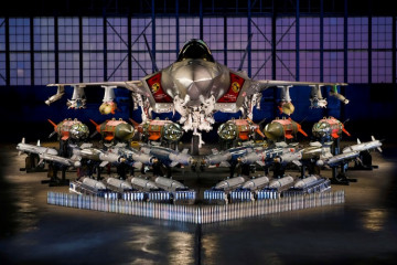 Avión de combate de quinta generación F-35 con distintas posibilidades para armarse. Foto: Lockheed Martin