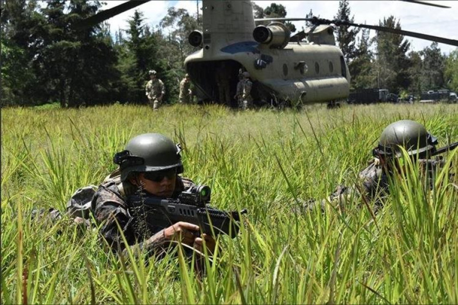 Estados Unidos desplegó un par de helicópteros Shinook en Guatemala. Foto: Ejército de Guatemala.