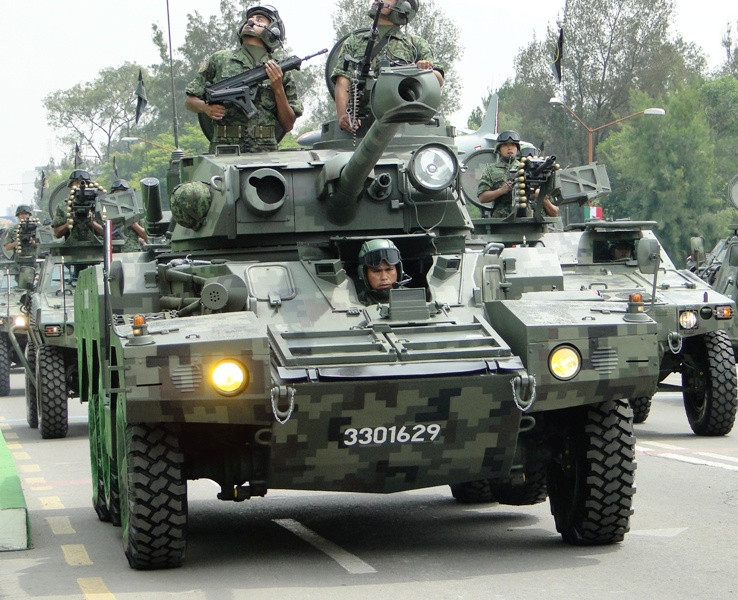 Vehículo de reconocimiento de fabricación francesa, Panhard Defense ERC-90 del ejercito mexicano. Foto JAQC