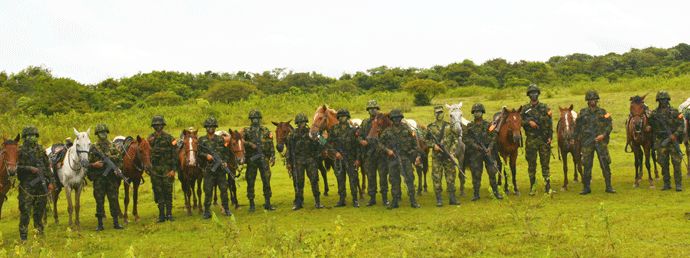 Miembros de los futuros pelotones montados. Foto: Ejército colombiano.