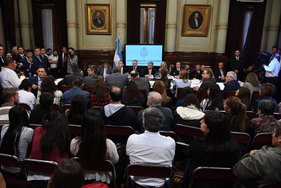 Oscar Aguad comparece en la comisión parlamentaria por el San Juan. Foto: Senado