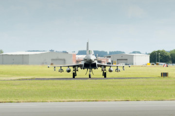 Caza Eurofighter con seis misiles Brimstone bajos sus alas. Foto: BAE Systems