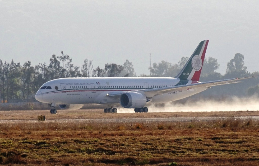 El avión Boeing 787 Transporte Presidencial 01 TP-01 de la Fuerza Aérea Mexicana, J.A: Quevedo