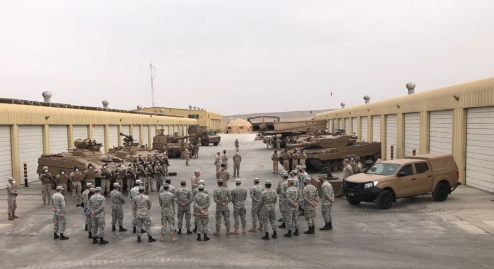 El personal de la FACh conoció el material de guerra con el que cuenta la Brigada. Foto: FACh