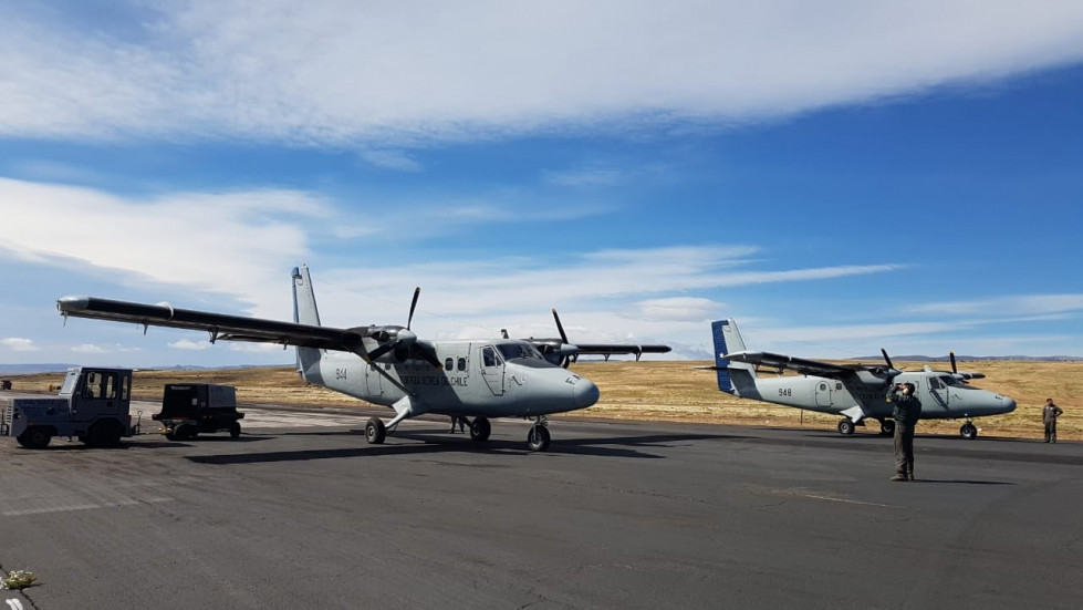 Las tripulaciones de los Twin Otter del Grupo N° 5 han cumplido variadas misiones durante la pandemia. Foto: FACh