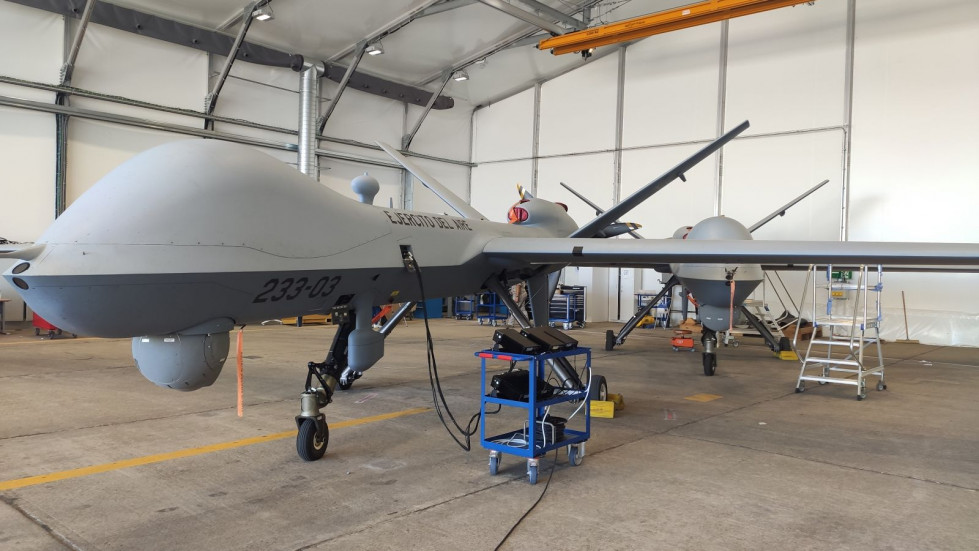 RPAS Predator en el hangar. Foto: B. CarrascoInfodefensa.com