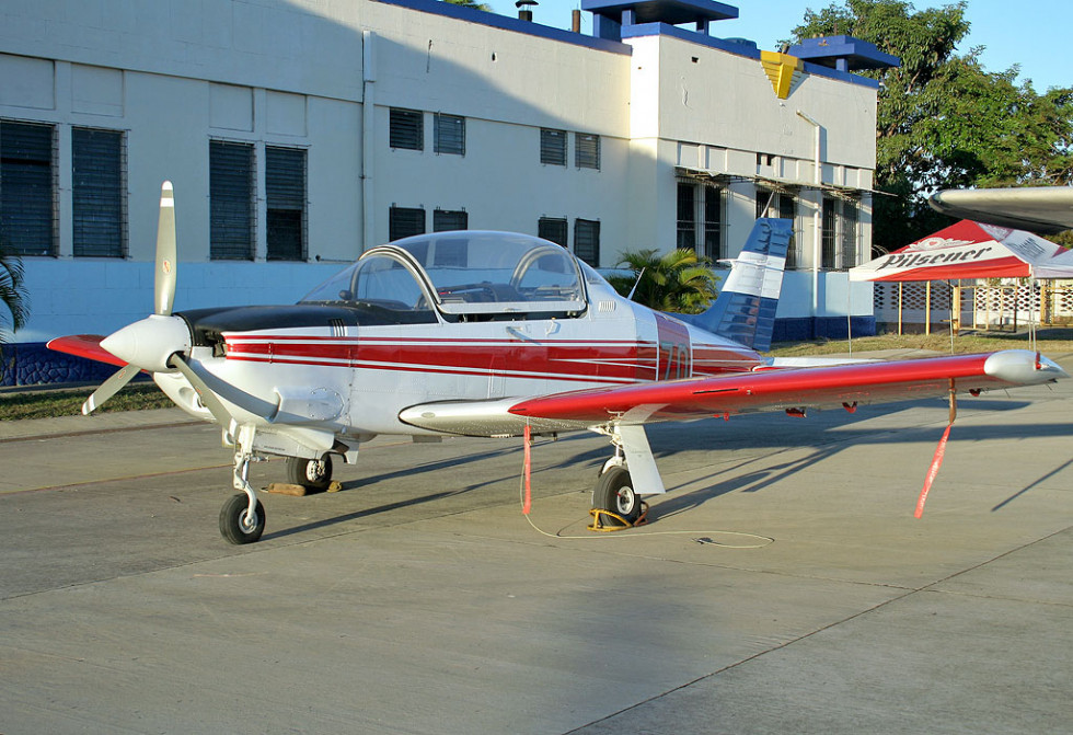 Fabricado por Enaer de Chile, el avión de entrenamiento T-35B Pillán de la Fuerza Aérea Salvadoreña FAS. Foto: FAS