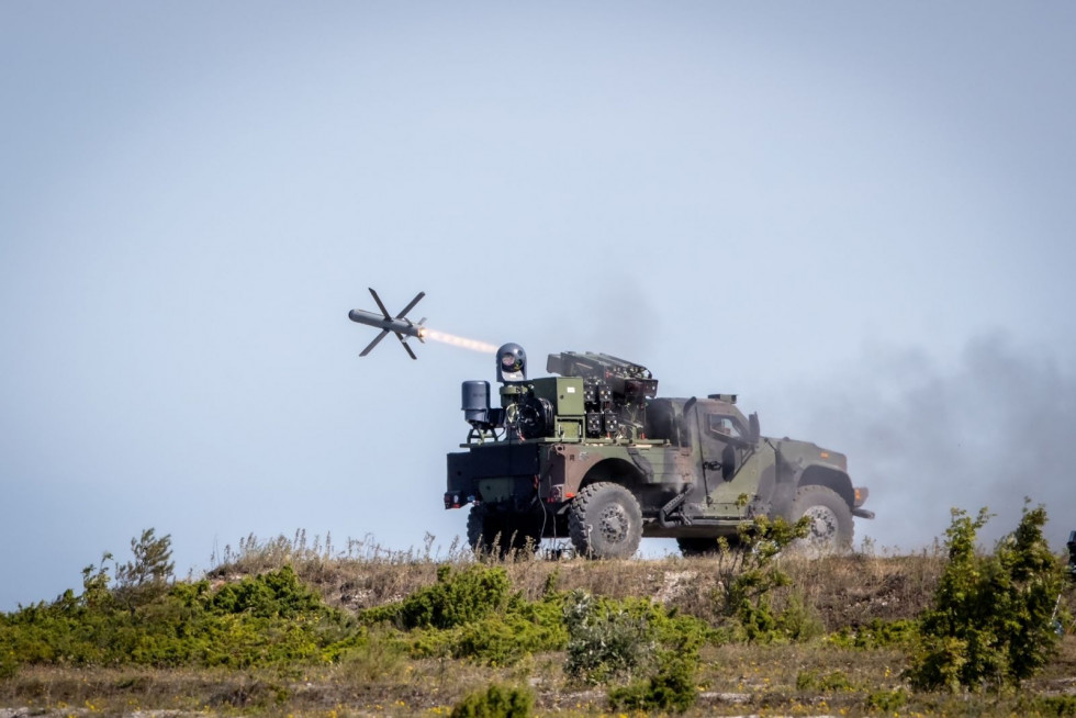 Disparo de un misil Spike NLOS desde un vehículo JLTV de Oshkosh. Foto: Rafael