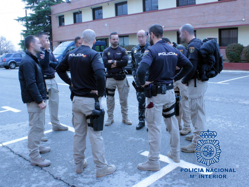 Carabineros obtendrá referencias de las policías de Inglaterra, EEUU y España. Foto: Policía Nacional de España