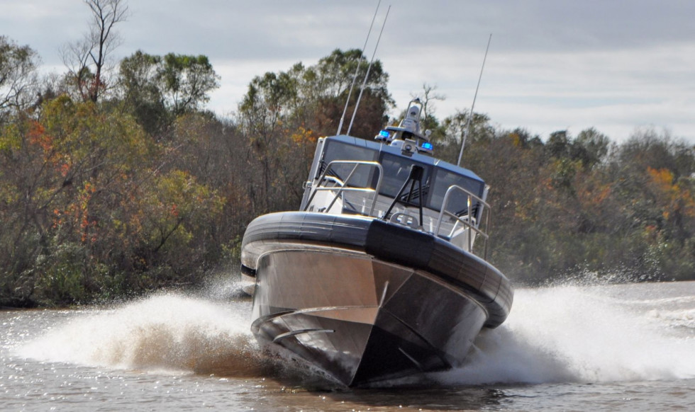 Lancha 45 Defiant. Foto: Metal Shark Boats