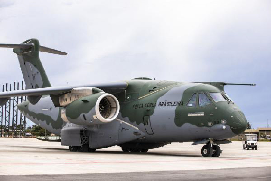 Brasil implanta sua aeronave KC-390 devido à emergência sanitária