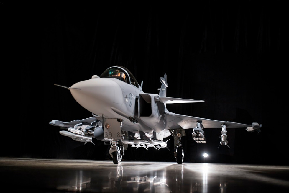 Caza Gripen F-39E. Fotos: InfodefensaRoberto CaiafaMinistério da Defesa