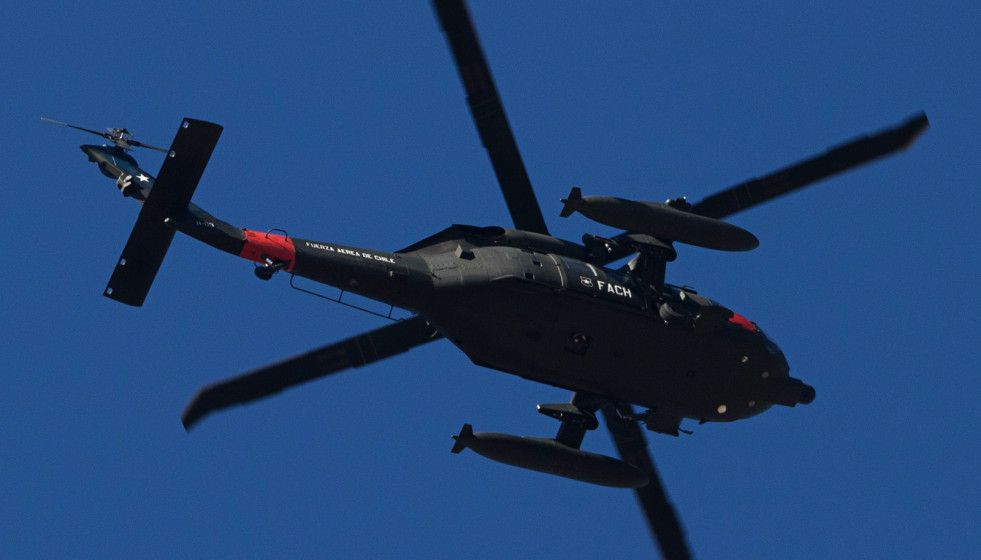Uno de los Sikorsky MH-60M Black Hawk de la FACh que realizó la Evacam. Foto: Luis Quintana
