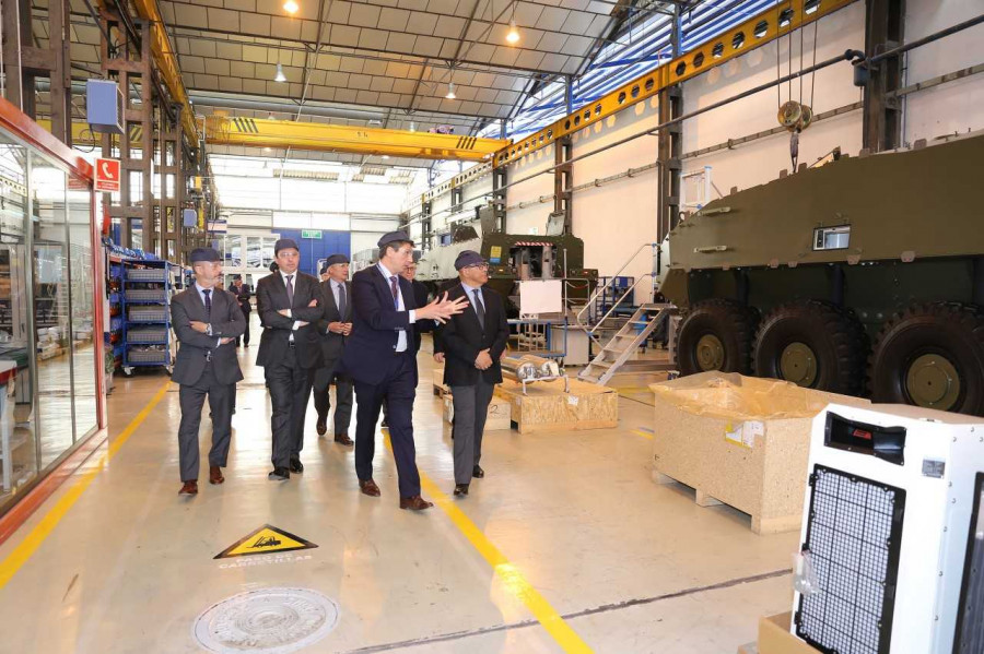 Visita del Sedef a la fábrica de SBS en Alcalá de Guadaira.  Foto: SBS