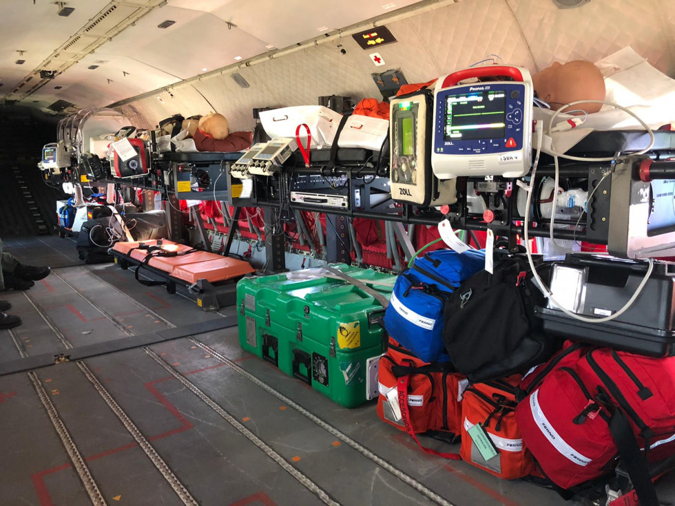 Equipos para la estabilización de pacientes a bordo del C-295. Foto: Ejército del Aire