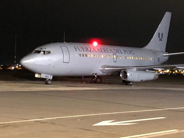 El Boeing 737-200 FAP-352, arribando al Callao con la Brigada Médica de Cuba. Foto: FAP